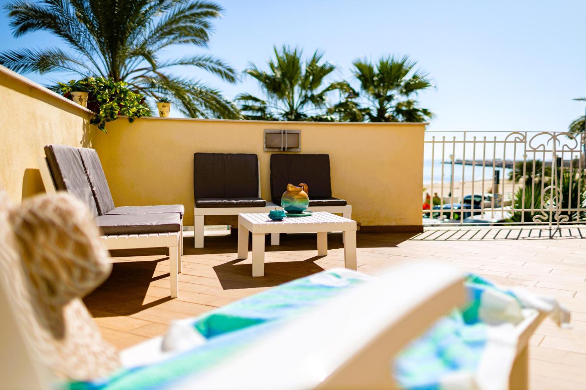 Mare E Castello Apartment มันเฟรโดเนีย ภายนอก รูปภาพ