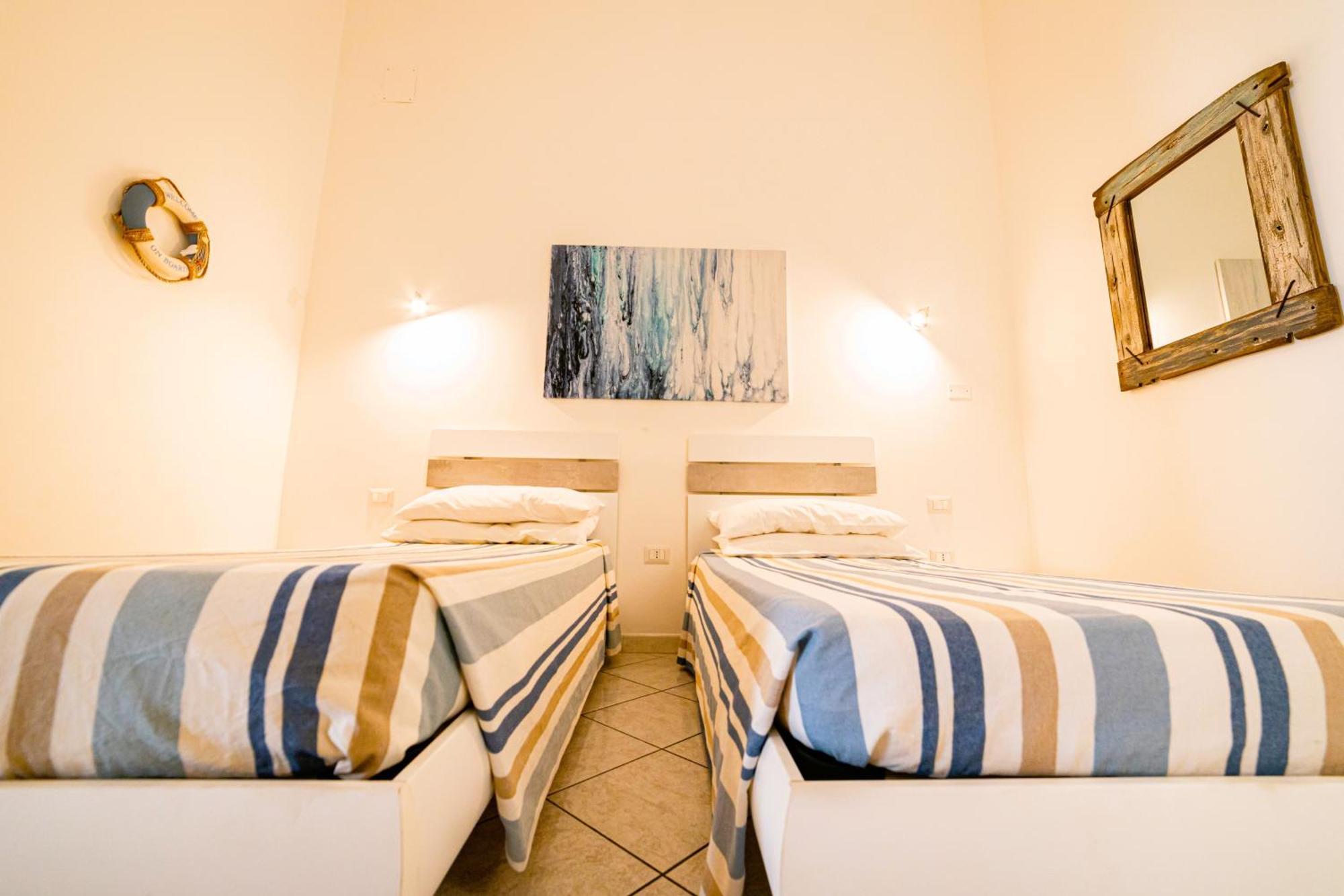 Mare E Castello Apartment มันเฟรโดเนีย ภายนอก รูปภาพ