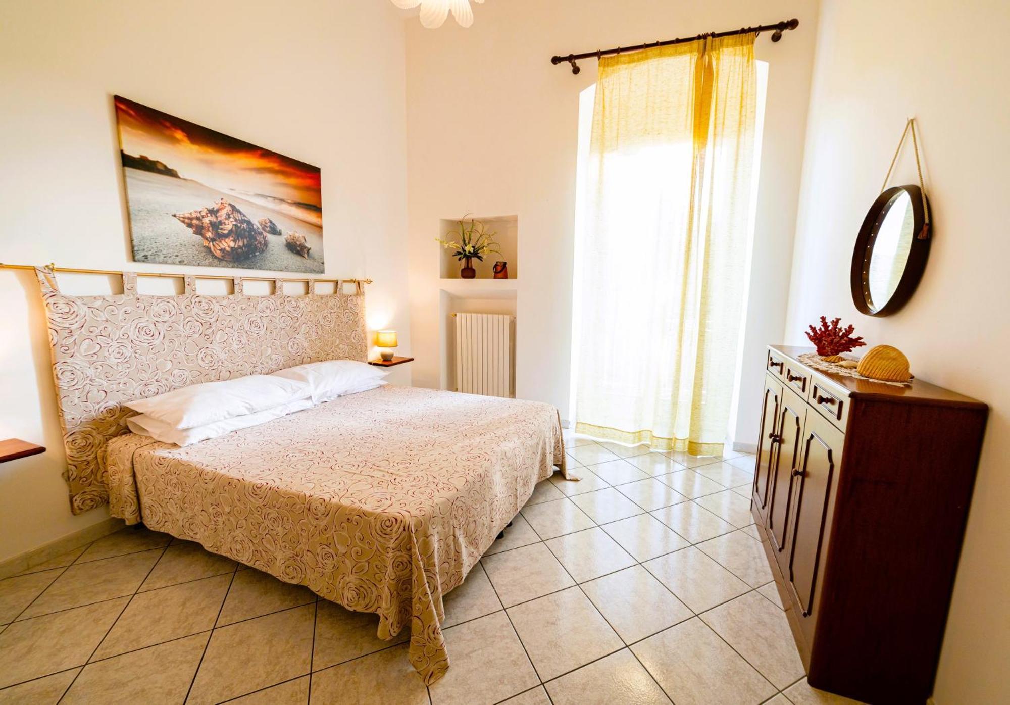 Mare E Castello Apartment มันเฟรโดเนีย ภายนอก รูปภาพ