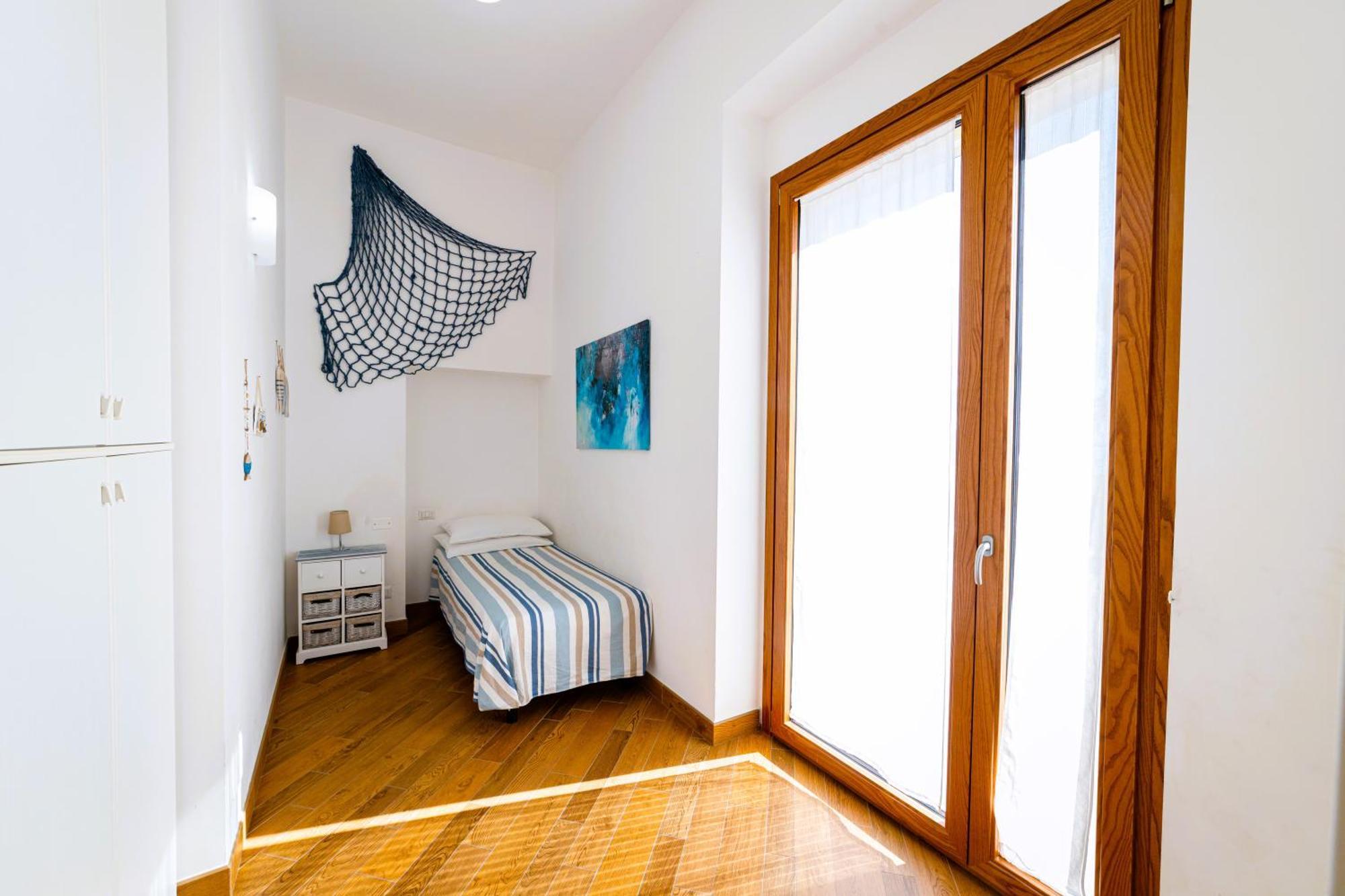 Mare E Castello Apartment มันเฟรโดเนีย ภายนอก รูปภาพ
