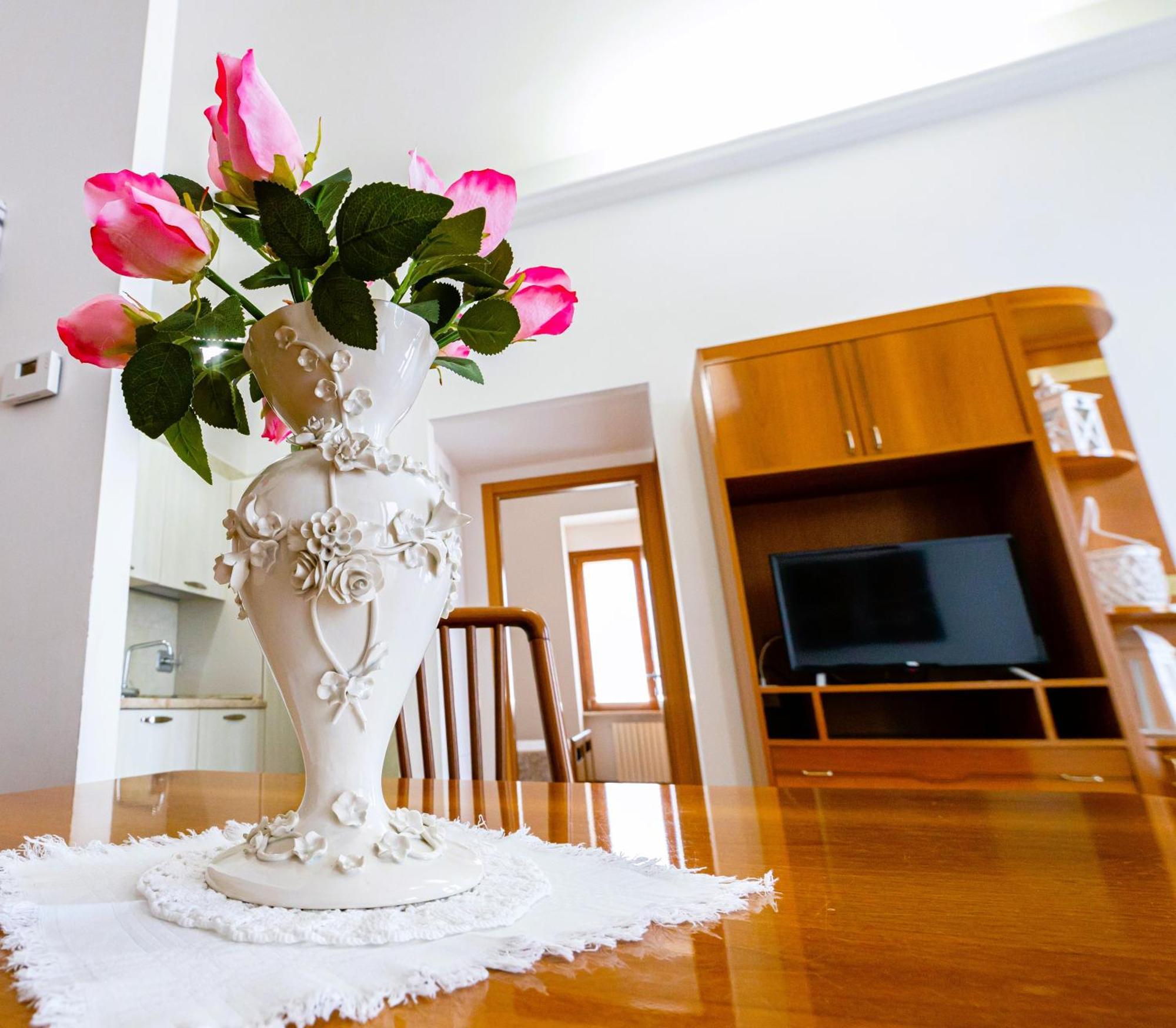 Mare E Castello Apartment มันเฟรโดเนีย ภายนอก รูปภาพ