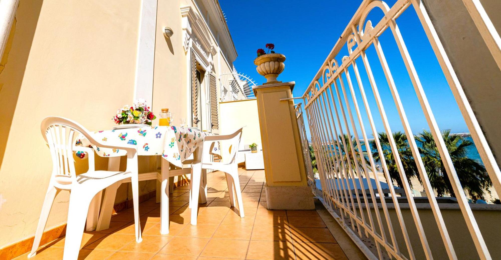 Mare E Castello Apartment มันเฟรโดเนีย ภายนอก รูปภาพ