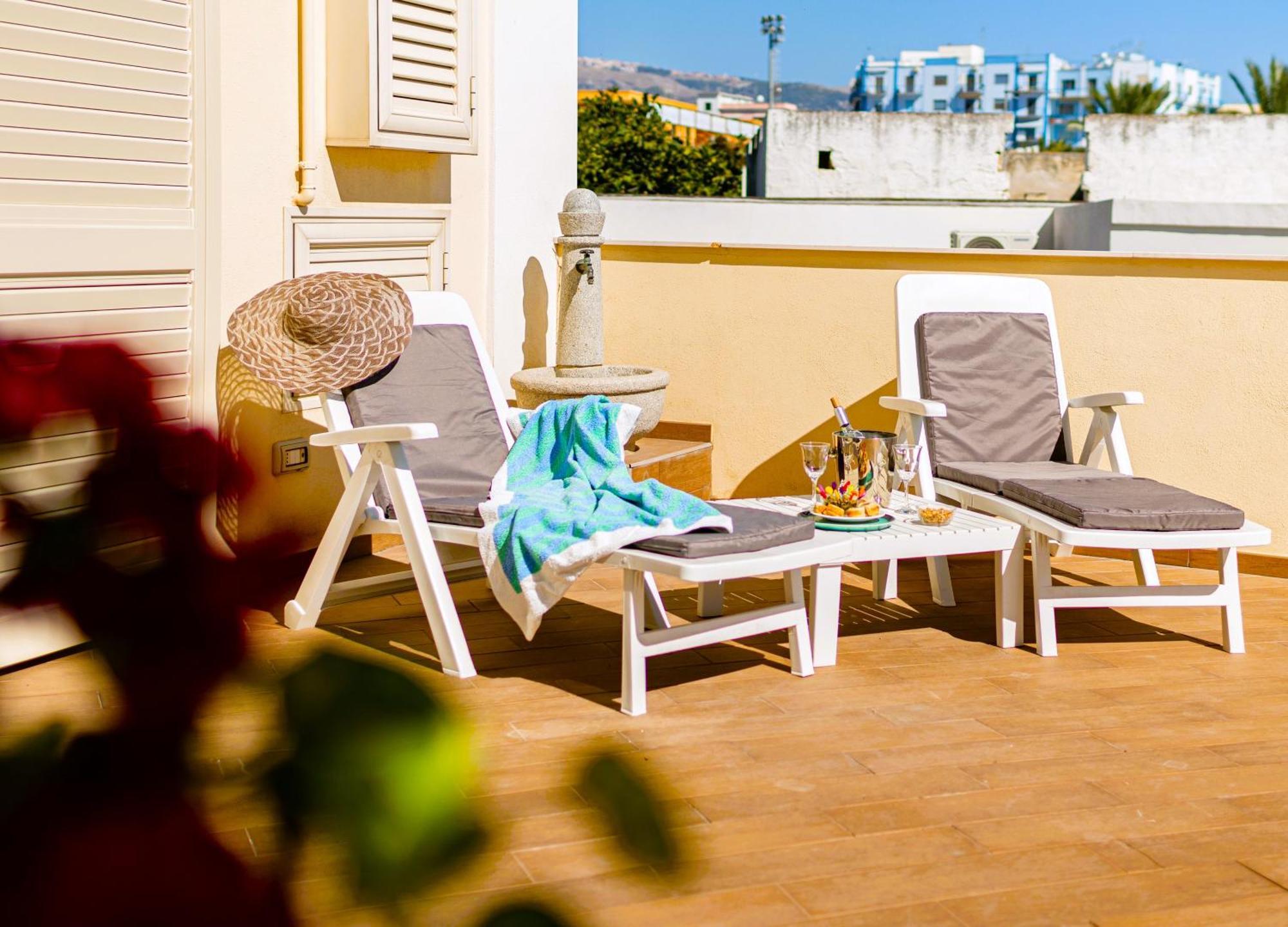 Mare E Castello Apartment มันเฟรโดเนีย ภายนอก รูปภาพ