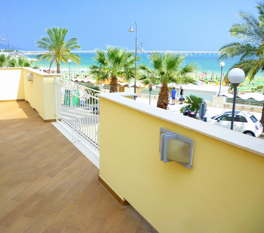Mare E Castello Apartment มันเฟรโดเนีย ภายนอก รูปภาพ